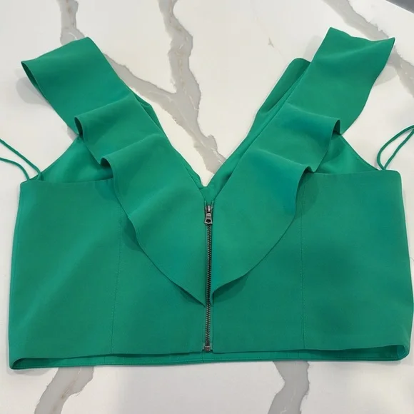 Alice + Olivia Green Flutter Sleeve Crop Tank 12 - Picture 9 of 10